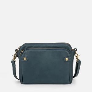 Crossbody leather shoulder bag